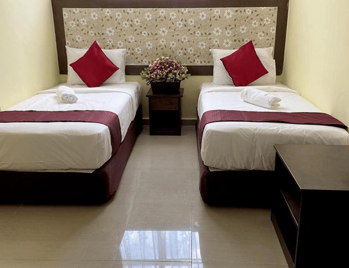 Sun Inns Hotel Meru Raya Chemor Exterior foto